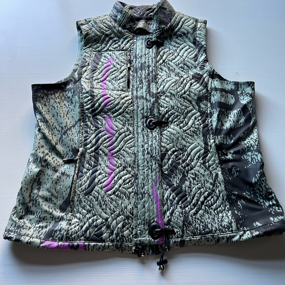 Jamie Sadock Quilted Vest  Womens Abstract Art